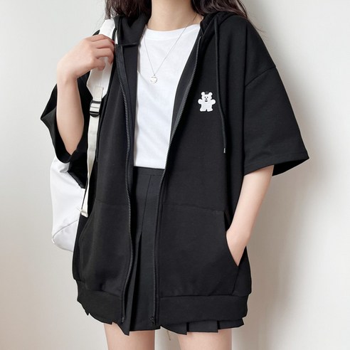 곰돌이자수 후드집업: 스타일과 편안함의 완벽한 조화